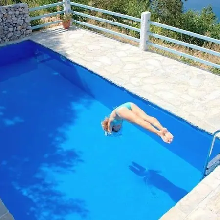 Stone House With Swimming Pool * 布雷拉